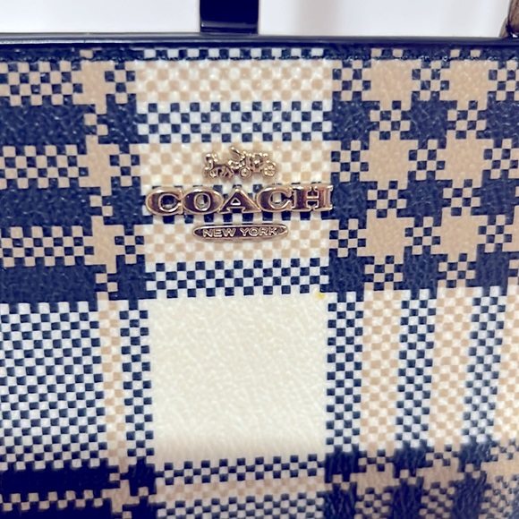 Coach Wallet/Crossbody Unbranded Chain EUC - Picture 3 of 11